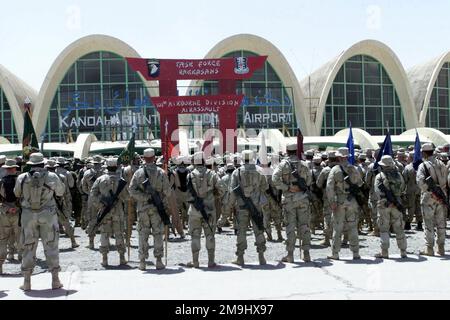 020515-F-0718S-001. Soggetto operativo/Serie: ENDURING FREEDOM base: Aeroporto Internazionale di Kandahar Paese: Afghanistan (AFG) Foto Stock