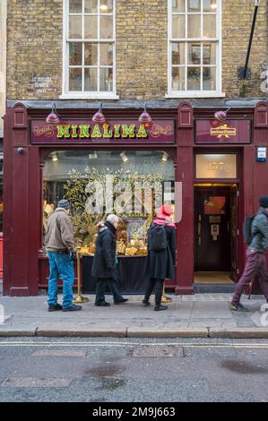 Casa di MinaLima, una galleria & negozio gestito dal duo di design grafico che ha lavorato sulle pellicole di Harry Potter. Wardour Street, Soho, Londra, Inghilterra, Regno Unito Foto Stock