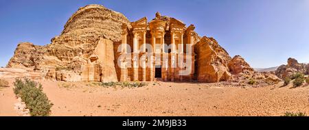 Petra, originariamente conosciuta ai Nabatei come Raqmu, Giordania meridionale Foto Stock