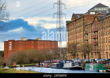 Il Whisky Bond TWB a Speirs Wharf sul canale Forth e Clyde a Port Dundas, Glasgow, Scozia, Regno Unito Foto Stock