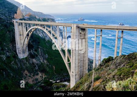 Bixby Creek Bridge, Big sur, Monterey County, California, Stati Uniti Foto Stock