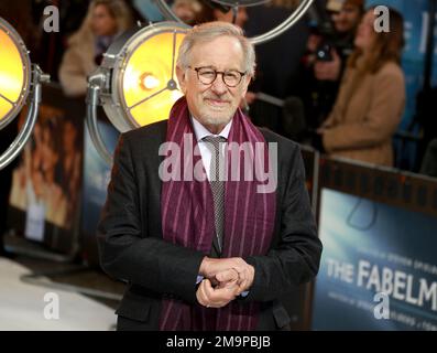 Steven Spielberg partecipa alla prima mondiale dei "Fabelmans" al Curzon Mayfair di Londra, Inghilterra. Foto Stock