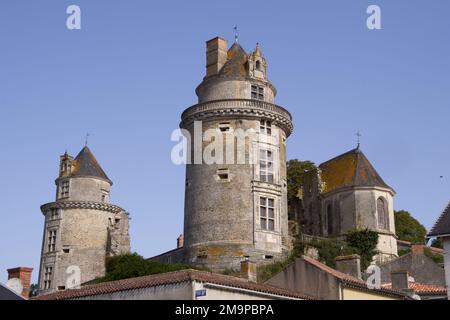 Castello torri a Apremont Castello, Vendee, Francia Foto Stock