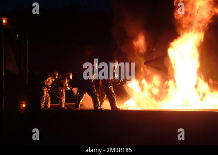 030604-M-3856H-032. Base: MCA, Beaufort Stato: South Carolina (SC) Paese: Stati Uniti d'America (USA) Scene Major Command mostrato: ARFF Foto Stock