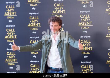 18 gennaio 2023, italia, Italia, Italia: L'attore Maurizio Lastrico partecipa alla fotocall della serie televisiva ''Call my Agent - Italy'' allo Space Cinema moderno di Roma (Credit Image: © Matteo Nardone/Pacific Press via ZUMA Press Wire) SOLO PER USO EDITORIALE! Non per USO commerciale! Foto Stock