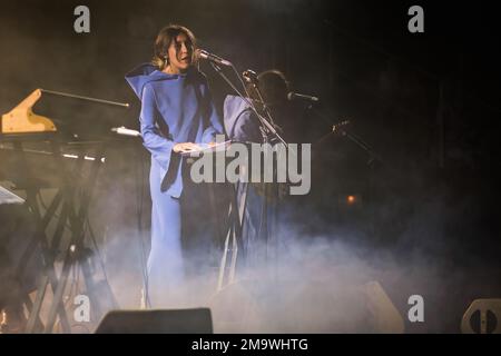 Madrid, Spagna. 18th Jan, 2023. Il cantante anni B Sweet suona sul palco all'Inverfest 2023 Festival al Circo Price di Madrid. Credit: SOPA Images Limited/Alamy Live News Foto Stock