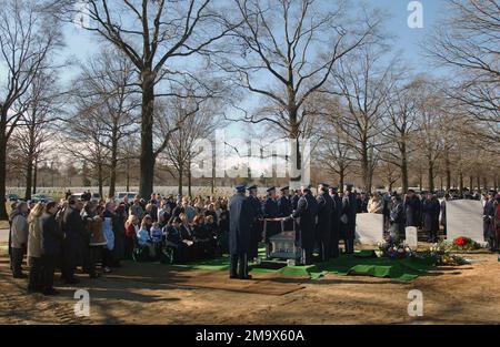 040121-F-5253G-091. Base: Arlington National Cemetery Stato: Virginia (VA) Nazione: Stati Uniti d'America (USA) Foto Stock