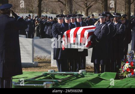 040121-F-5253G-066. Base: Arlington National Cemetery Stato: Virginia (VA) Nazione: Stati Uniti d'America (USA) Foto Stock