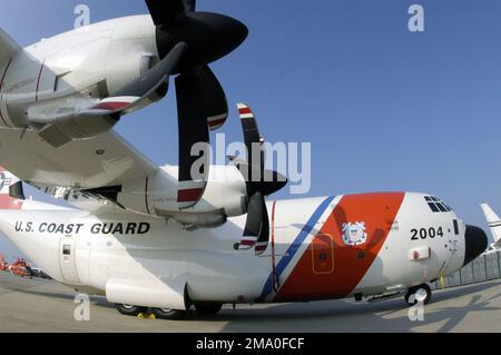 040514-N-0295M-014. Base: Andrews Air Force base Stato: Maryland (MD) Paese: Stati Uniti d'America (USA) Foto Stock