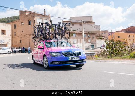 EF Education First Team Car. Volta Catalunya 2019. Volta Road in bicicletta in Catalogna. Picamoixons, Tarragona, Catalogna, Spagna Foto Stock