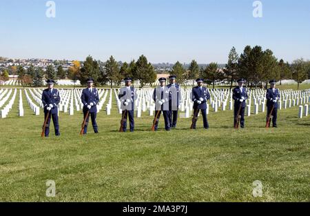 041008-F-0577W-028. Base: Fort Logan National Cemetery Stato: Colorado (CO) Nazione: Stati Uniti d'America (USA) Foto Stock