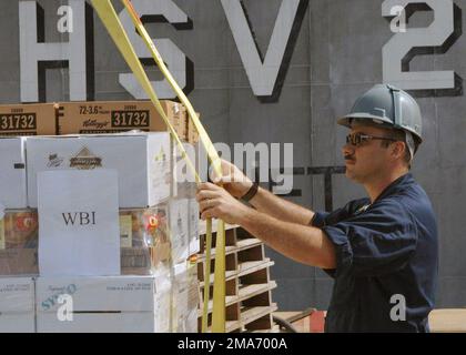 050905-N-4374S-009. Base: Naval Air Station, Pensacola Stato: Florida (FL) Paese: Stati Uniti d'America (USA) Scene Major Command mostrato: CFFC Foto Stock