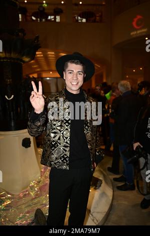 Maximilian Seitz bei der Anja Gockel Fashion Show 'sense' auf der Berlin Fashion Week Autunno/Inverno 2023 im Hotel Adlon Kempinski. Berlino, 18,0 Foto Stock