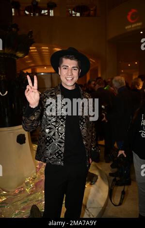 Maximilian Seitz bei der Anja Gockel Fashion Show 'sense' auf der Berlin Fashion Week Autunno/Inverno 2023 im Hotel Adlon Kempinski. Berlino, 18,0 Foto Stock