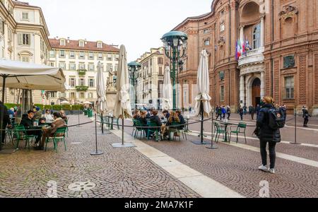 Piazza Carignano a Torino, in Piemonte, regione del nord Italia, Europa. Foto Stock
