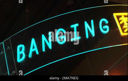 Food Market neon, 85-97 Renshaw Street, Liverpool, Merseyside, Inghilterra, Regno Unito, L1 2SP - asiatico-sala del cibo a tema Foto Stock