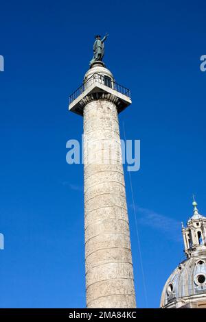Colonna di Traiano, colonna trionfale e luogo dove si trovano le reliquie dell'imperatore Traiano Roma Italia Foto Stock