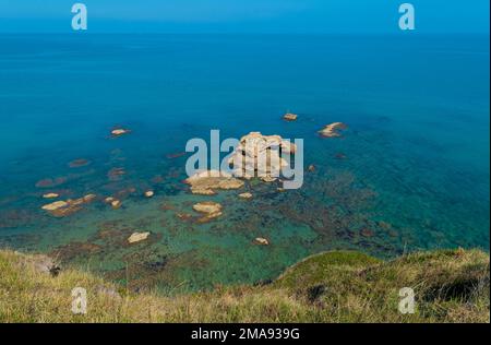 Punta Aderci (vasto, Italia) - Costa dei Trabocchi, sul mare Adriatico, provincia di Chieti, Abruzzo. Qui il famoso trabucco della Riserva Naturale Foto Stock