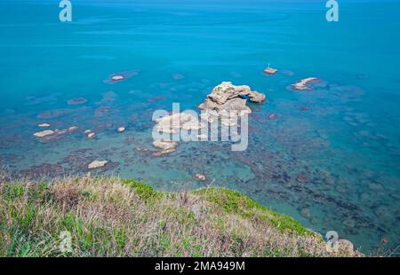 Punta Aderci (vasto, Italia) - Costa dei Trabocchi, sul mare Adriatico, provincia di Chieti, Abruzzo. Qui il famoso trabucco della Riserva Naturale Foto Stock