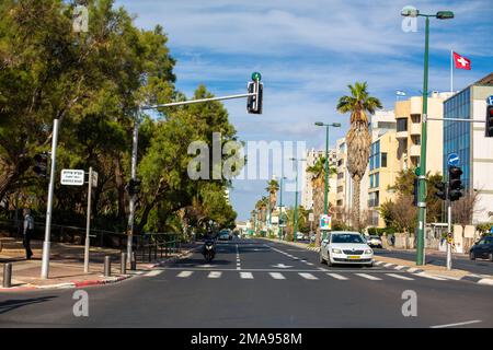 Autostrade della città e del traffico in Israele. Tel Aviv, Israele - 02.08.2015 Foto Stock