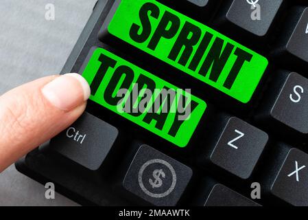 Scrittura a mano del testo Sprint. Concetto di Internet per muoversi alla velocità massima, soprattutto per una breve distanza. periodo di sviluppo del prodotto Foto Stock