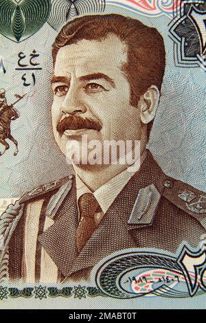 Ritratto di Saddam Hussein sulla banconota irachena, incisione Foto Stock