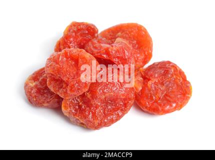 Pomodori secchi interi dolci. Isolato su sfondo bianco Foto Stock