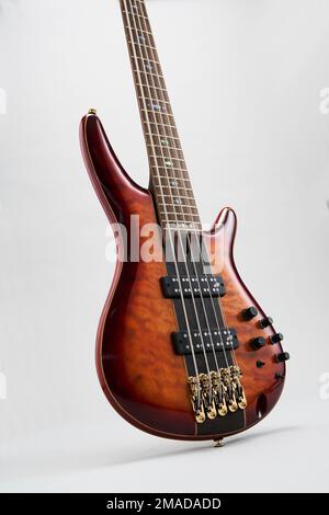 Chitarra basso Ibanez Soundgear sr2405w Foto Stock