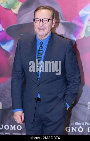 Roma, Italia. 18th Jan, 2023. L'attore americano Kevin Spacey partecipa alla prima del film 'l'uomo che disegnò Dio' al Cinema Adriano di Roma (Photo by Matteo Nardone/Pacific Press/Sipa USA) Credit: Sipa USA/Alamy Live News Foto Stock