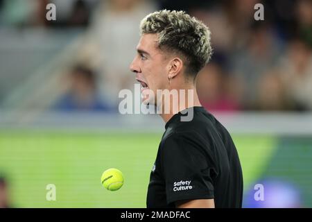 Thanasi Kokkinakis in Australia reagisce durante la partita del turno 2 tra Andy Murray in Gran Bretagna e Thanasi Kokkinakis in Australia, Day 4 all'Australian Open Tennis 2023 alla Margaret Court Arena di Melbourne, Australia, il 19 gennaio 2023. Foto di Peter Dovgan. Solo per uso editoriale, licenza richiesta per uso commerciale. Non è utilizzabile nelle scommesse, nei giochi o nelle pubblicazioni di un singolo club/campionato/giocatore. Foto Stock