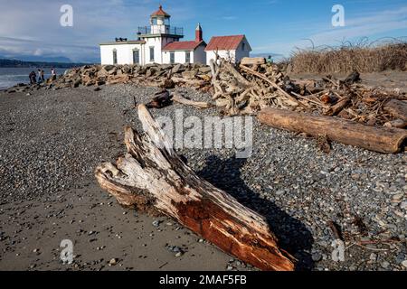 WA22956-00...WASHINGTON - Faro di West Point situato nel punto nord di Elliott Bay sul Puget Sound/Salish Sea a Seattle. Foto Stock