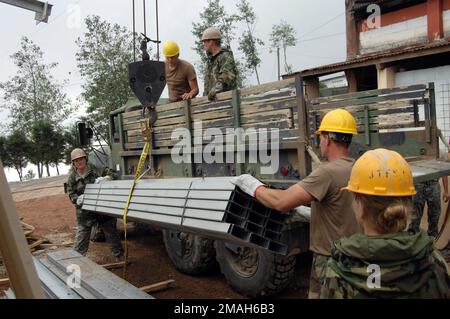 070419-A-6854T-016. Base: La Fraternidad Nazione: Guatemala (GTM) Foto Stock