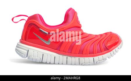 Pomos, Cipro - 04 settembre 2017: Scarpa Nike. Prodotto della scarpa da running Nike. isolato su sfondo bianco, con tracciato di ritaglio Foto Stock