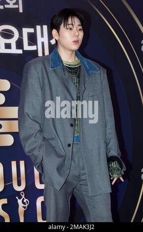 Seul, Corea del Sud. 19th Jan, 2023. Rapper ZICO, sudcoreano, è arrivato tappeto rosso durante i Seoul Music Awards 32nd a Seoul, Corea del Sud, il 19 gennaio 2023. (Foto di Lee Young-ho/Sipa USA) Credit: Sipa USA/Alamy Live News Foto Stock