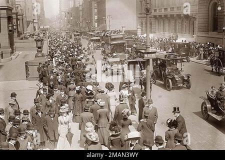 Easter Parade sulla Fifth Avenue, New York 1900 Foto Stock