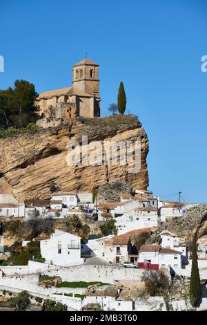 Xv secolo iglesia de la villa costruita sul sito di un castello nasrid. Castello moresco, Washington Irving percorso, Montefrio, provincia di Granada, Andalusia Foto Stock