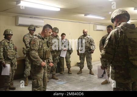 I soldati con la 287th Engineer Company, la 168th Engineer Brigade, il 184th Sustainment Command, hanno recentemente condotto corsi di demolizione sul campo presso il Camp Shelby Joint Forces Training Center di Hattiesburg, Mississippi, il 11 giugno 2022. La formazione consente agli ingegneri di svolgere i compiti previsti dalla loro professione. Foto Stock