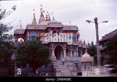 Shree swaminarayan mandir Gadhda, Ghadhpur Dham Swaminarayn tempio. Shree Gopinathji Maharaj Mandir Gadhada India. Gadhpur Mandir è uno dei più antichi templi. Questo tempio è uno dei sei templi che è stato realizzato sotto la supervisione di Lord Shree Swaminarayan. Lord Swaminarayan ha soggiornato a Gadhada per 25 anni. Foto Stock