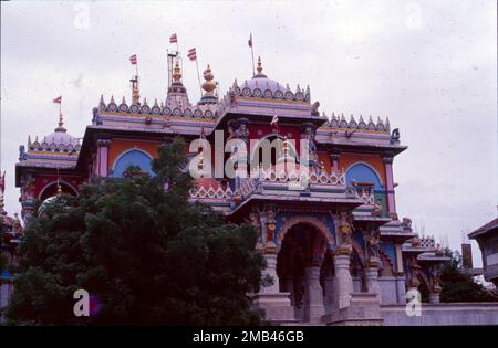 Shree swaminarayan mandir Gadhda, Ghadhpur Dham Swaminarayn tempio. Shree Gopinathji Maharaj Mandir Gadhada India. Gadhpur Mandir è uno dei più antichi templi. Questo tempio è uno dei sei templi che è stato realizzato sotto la supervisione di Lord Shree Swaminarayan. Lord Swaminarayan ha soggiornato a Gadhada per 25 anni. Foto Stock