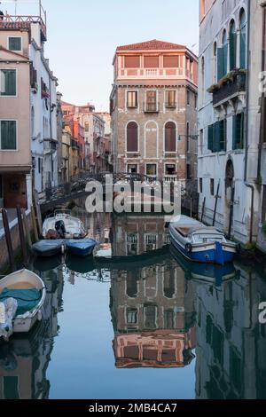 Rio de San Giovanni Laterano nel Sestiere Castello, Venezia, Italia Foto Stock