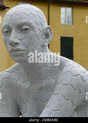 Le sculture di Rabarama a Lucca, Toscana Foto Stock