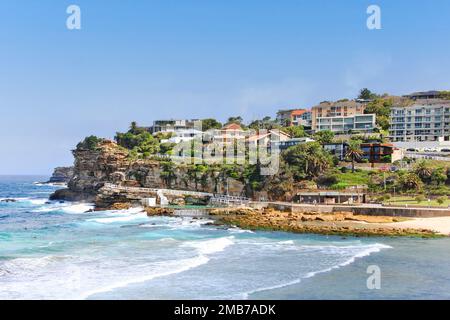 Bronte Beach è una piccola ma popolare spiaggia ricreativa nei sobborghi orientali di Sydney, Australia. Foto Stock