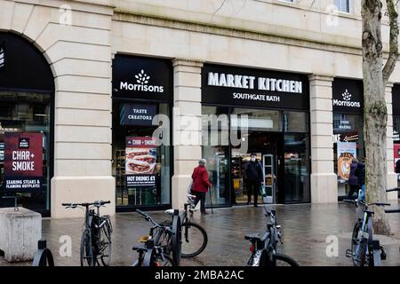 Giornata d'inverni nel centro di Bath, nel Somerset UK Morrisons Market Kitchen Foto Stock