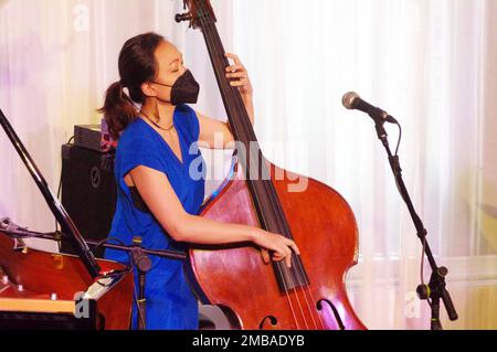 Linda May Han Oh, Linda May Han Oh Quartet, Watermill Jazz Club, Dorking, Surrey, 26 Ott 2021. Foto Stock