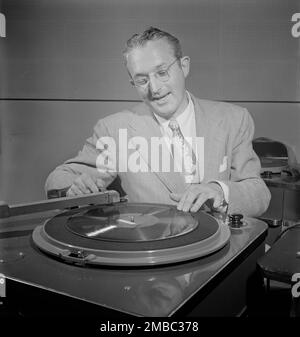 Ritratto di Tommy Dorsey, WMCA, New York, N.Y., ca. Ottobre 1947. Foto Stock