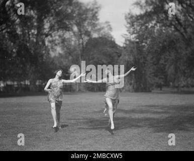 Elizabeth Duncan ballerini e bambini, 1920. Foto Stock