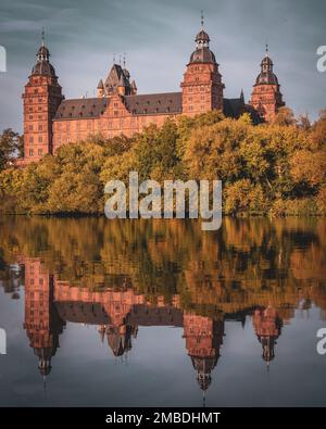 Il Schloss Johannisburg, schloss nella città di Aschaffenburg, in Franconia, Baviera, Germania Foto Stock