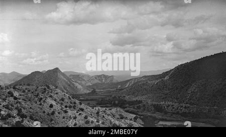 Acoma, vista sulla zona del New Mexico, tra 1899 e 1928. Foto Stock