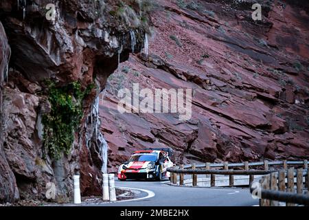 Monte Carlo, Principato di Monaco. 20th Jan, 2023. SebastienÂ OGIER, VincentÂ LANDAIS, TOYOTA GAZOO RACING, TOYOTA GRÂ YarisÂ Rally1Â HYBRID Credit: Independent Photo Agency/Alamy Live News Foto Stock