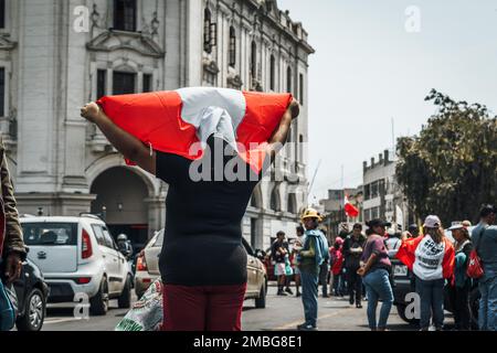 Lima, Perù - 20 gennaio 2023: Proteste per le strade di Lima Foto Stock